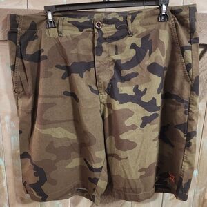 DIXXON Men's Green and Brown Camouflage  Shorts